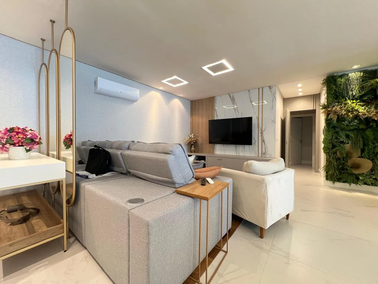 Imagem Apartamento com vista para o mar à venda com 197m2 por R$ 5.300.000,00