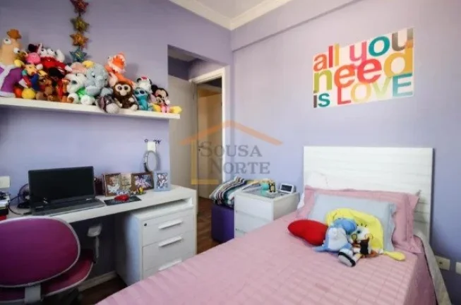 Imagem Apartamento amplo, 3 dormitórios, sendo 3 suítes, totalizando 4 banheiros, equipado com armários ...
