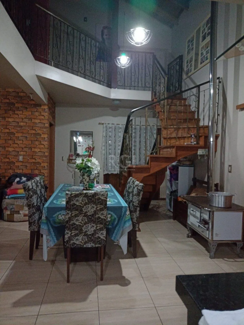Imagem Sobrado para Venda - 240m², 3 dormitórios, sendo 1 suites, 2 vagas - Vila Vista Alegre
