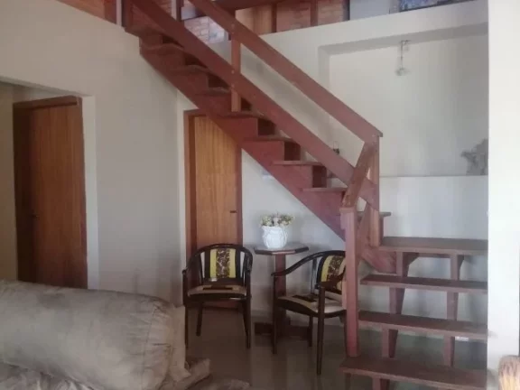 Imagem Excelente Casa com 350m², Condomínio Fechado, situado em Viamão.