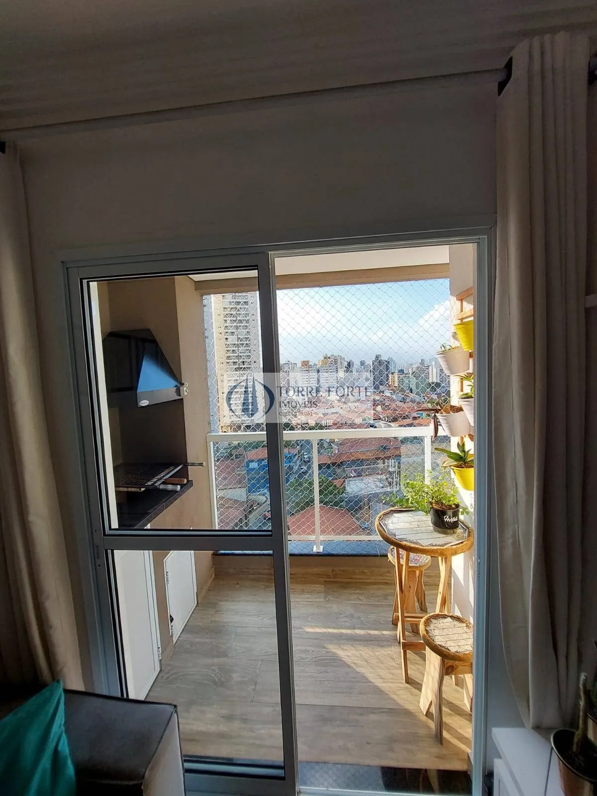 Imagem Lindo Apartamento com varanda gourmet com 2 dormitórios , 1 vaga , centro