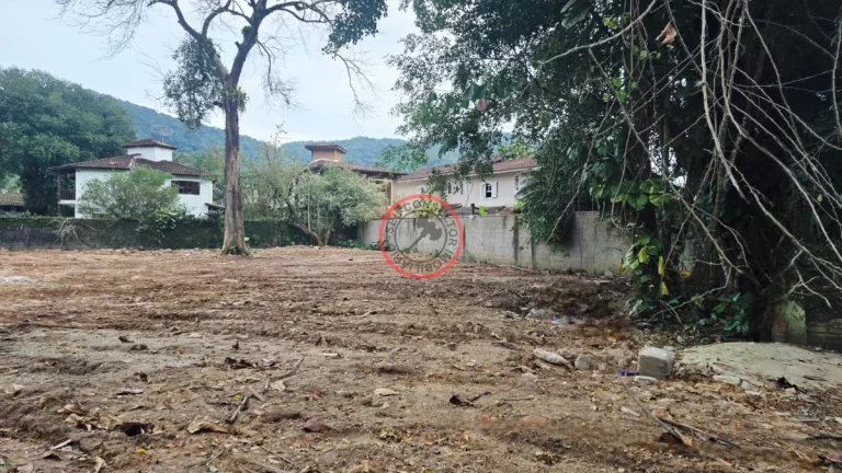 Imagem TERRENO EM BOIÇUCANGA 1300 METROS QUADRADOS, TODO MURADO,BEM LOCALIZADO,PERTO DE TODA ESTRUTURA DO BAIRRO.OPORTUNIDADE