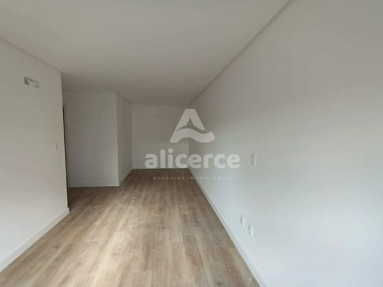 Imagem Apartamento à venda bairro no Floresta com 04 dormitórios, 01 suítre master com 154 m2