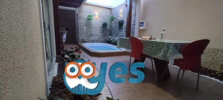 Imagem Casa com piscina privativa em condomínio para Locação