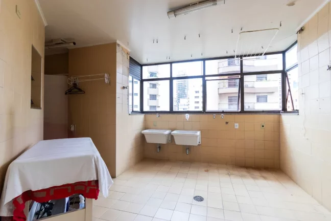 Imagem Apartamento à venda em São Paulo, Moema, com 3 quartos, 325m2