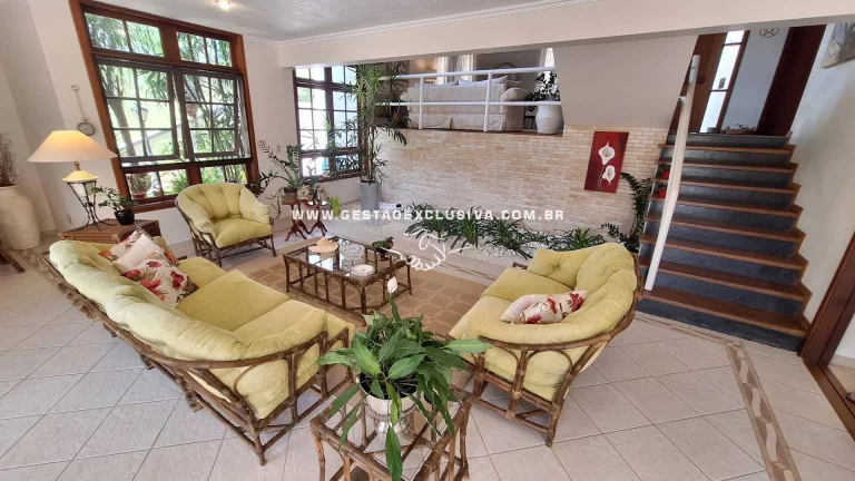 Imagem CASA LUXUOSA 4 SUÍTES PISCINA ÁREA GOURMET COMPLETA EM CONDOMÍNIO FECHADO