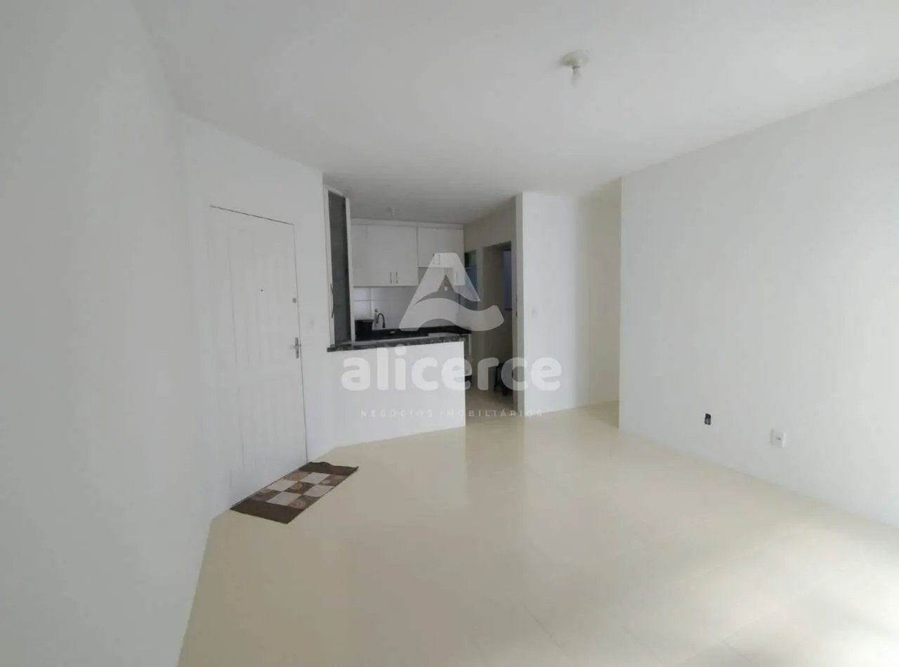 Imagem Apartamento Recém reformado, semi mobiliado 2 Dormitórios , elevador, piscina, Barreiros, São José/SC