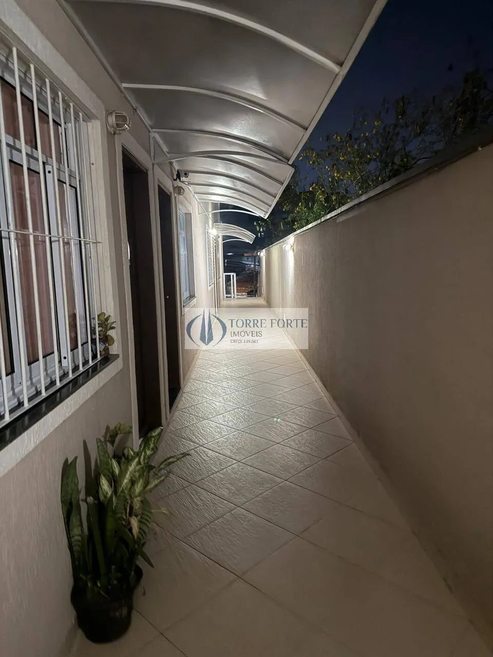 Imagem Casa de condominio com 2 dormitorios 2 vagas na Vila Nhocune.