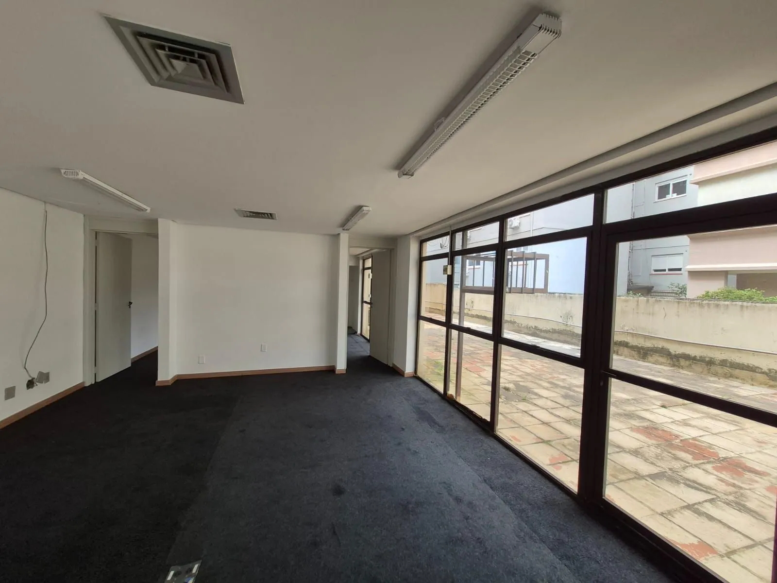 Imagem Conjunto Comercial em Moinhos de Vento