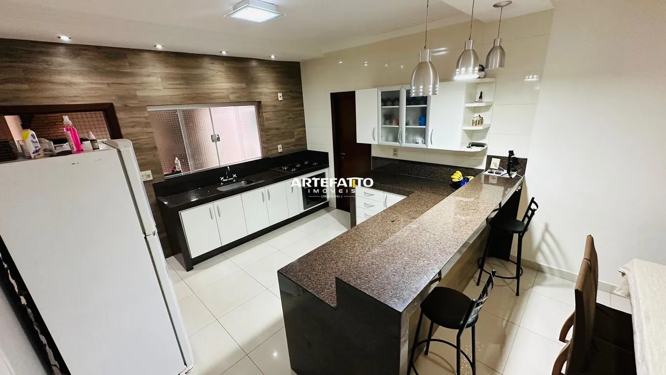 Imagem Casa à venda em Franca, Jardim Guanabara, com 4 quartos, 224m2