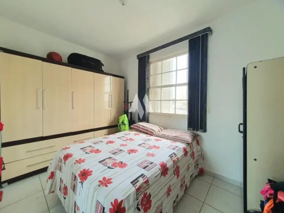 Imagem Apartamento á Venda - 2 dormitórios, 1 vaga de garagem - Marapé - Santos