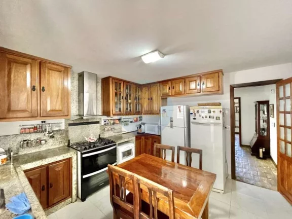 Imagem Casa em Condomínio a Venda no bairro Granja Viana - Embu das Artes, SP