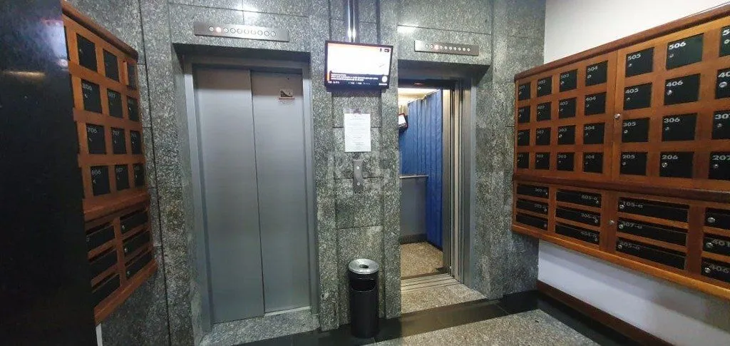 Imagem Conjunto / Sala comercial no bairro Petrópolis
