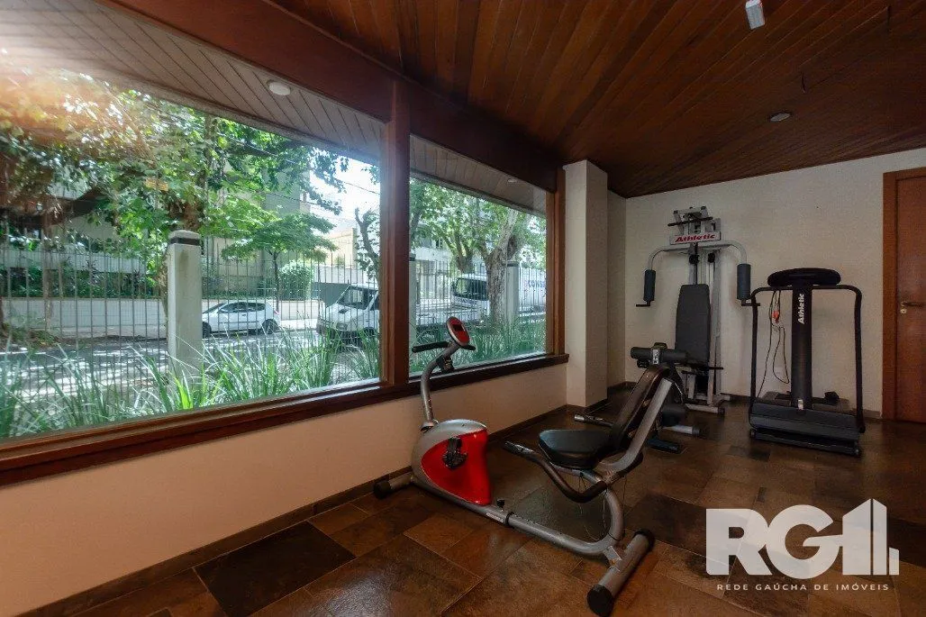 Imagem Apartamento Reformado! Com 3 dorm, sendo 1 suíte, 2 vagas na Rua Corte Real.