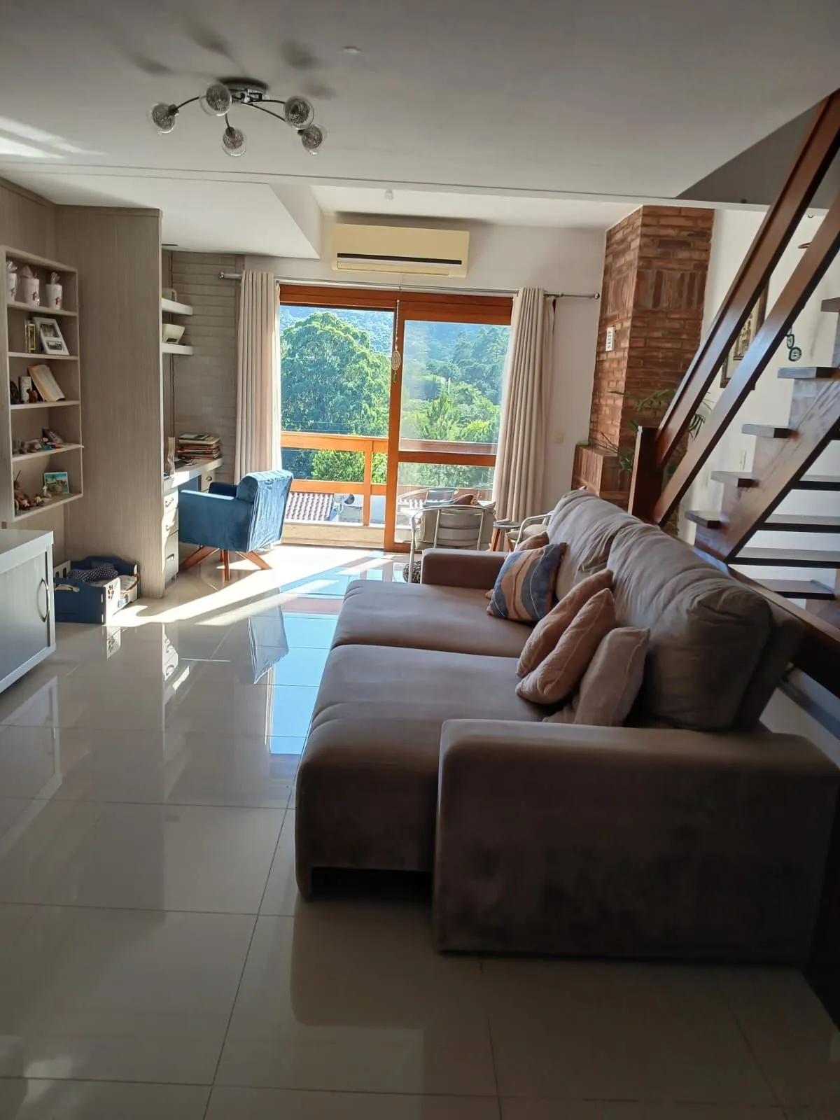 Imagem Casa a venda com piscina de 3 dormitórios em porto alegre