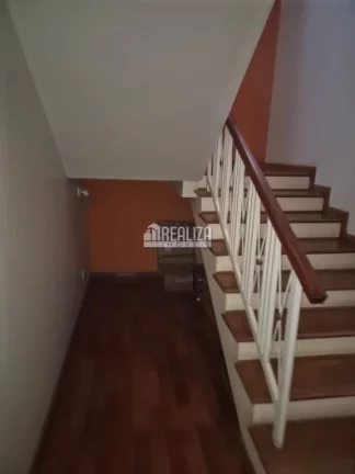 Imagem Casa à venda no Bairro Olinda, Uberaba com 6 dormitórios e suíte!