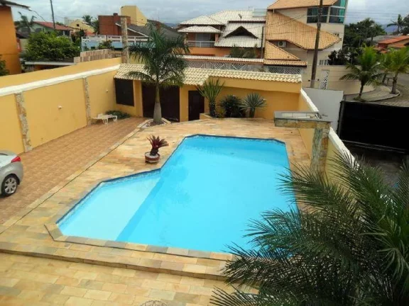 Imagem LINDO IMOVEL ASSOBRADADO PERTINHO DO MAR