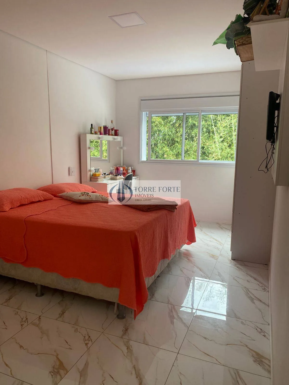 Imagem Casa de condominio Aruja V com 4 suites 3 vagas no Jardim Fazenda Rincão