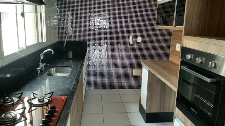 Imagem Apartamento à venda com 3 quartos, sendo 1 suíte, no condomínio Espaço Raposo, São Paulo - SP
