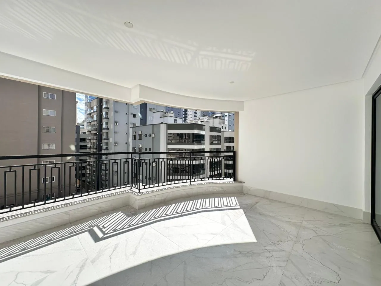Imagem Apartamento à venda com 185m2 por R$ 3.300.000,00