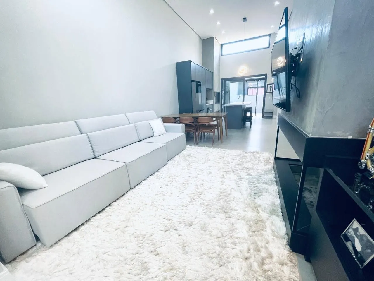 Imagem CASA EM CONDOMINIO TÉRREA, 3 SUÍTES 4 VAGAS DE GARAGEM, EM GRAVATAI RS