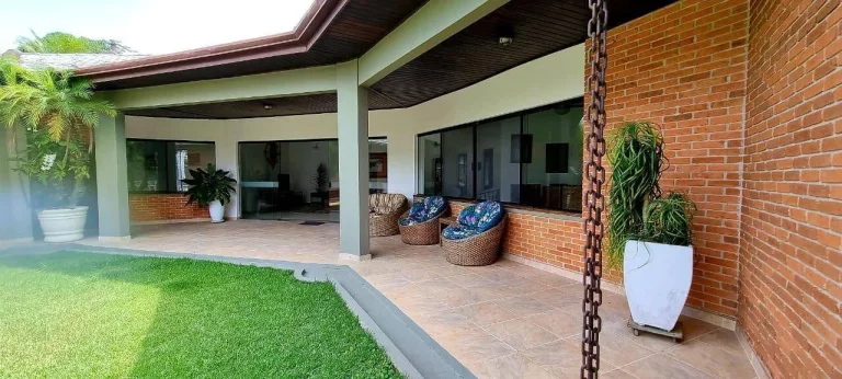 Imagem Casa à venda Riviera módulo 5 com dois lotes e excelente localização.