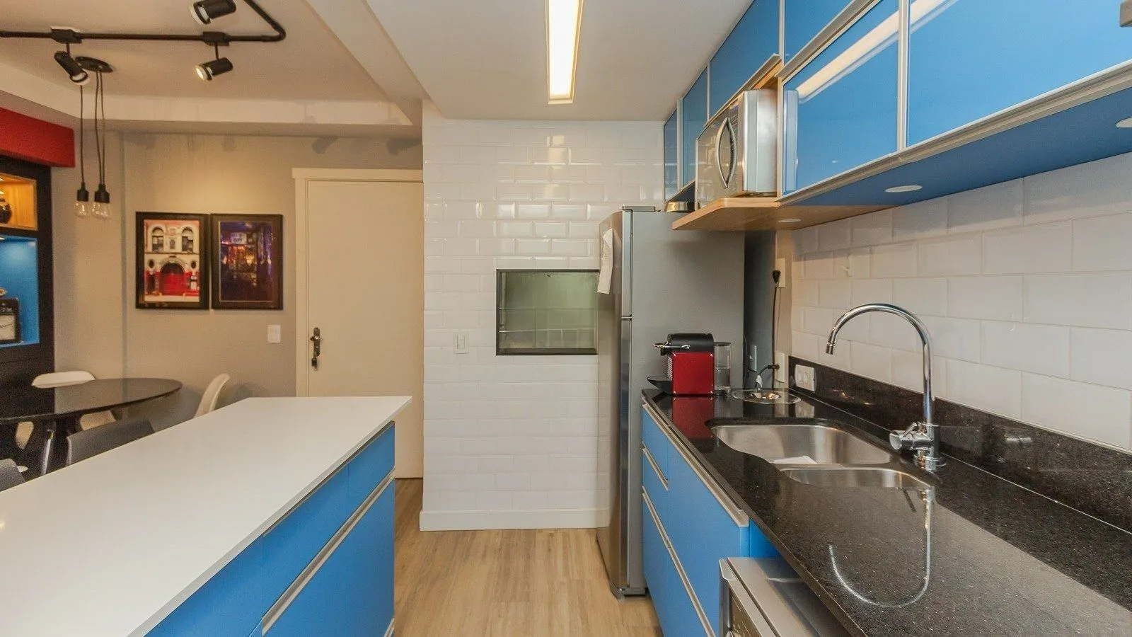 Imagem Apartamento 2 dormitórios, 1 suíte, 2 vagas, Petrópolis, Porto Alegre.