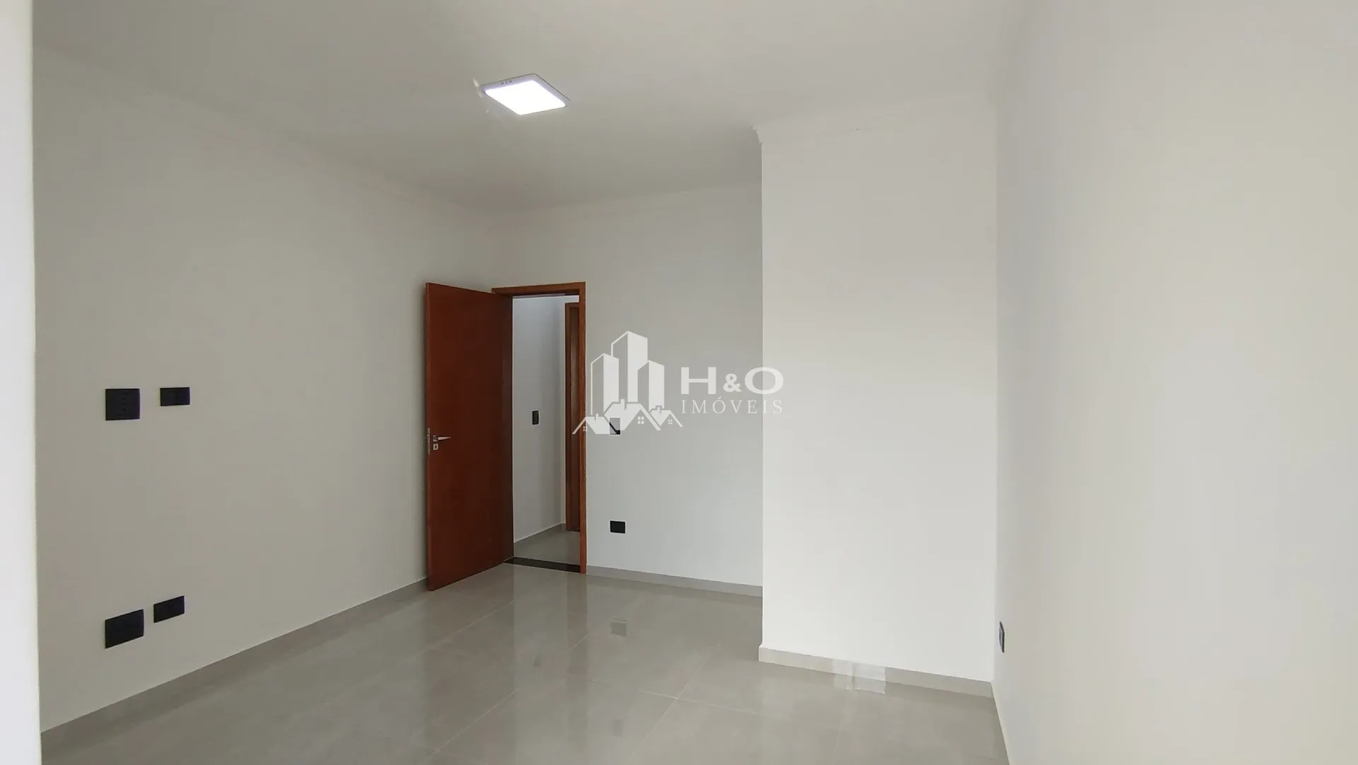 Imagem Oportunidade, Sobrado Frontal à Venda - 111m² de Área Útil | 3 Dormitórios | 3 Vagas, Bairro Jardim Brasília, Itaquera.