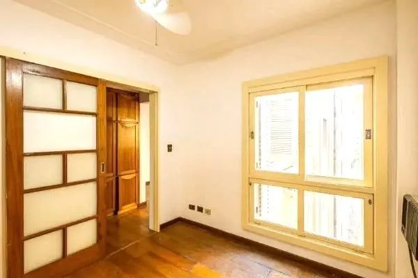 Imagem Apartamento na Cidade Baixa de 3 dormitórios e 1 vaga DESOCUPADO