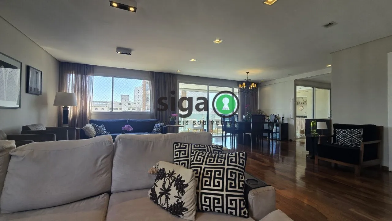 Imagem Alto Padrão em Andar Alto - 198m² com 3 Suítes - Hall social Privativo - Quadra de Tênis