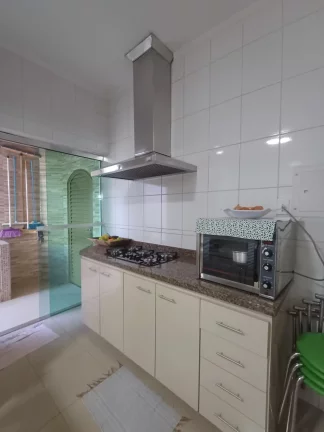 Imagem Sobrado para venda em Vila Santo Antônio com 4 quartos, sendo 2 suítes, 228m2