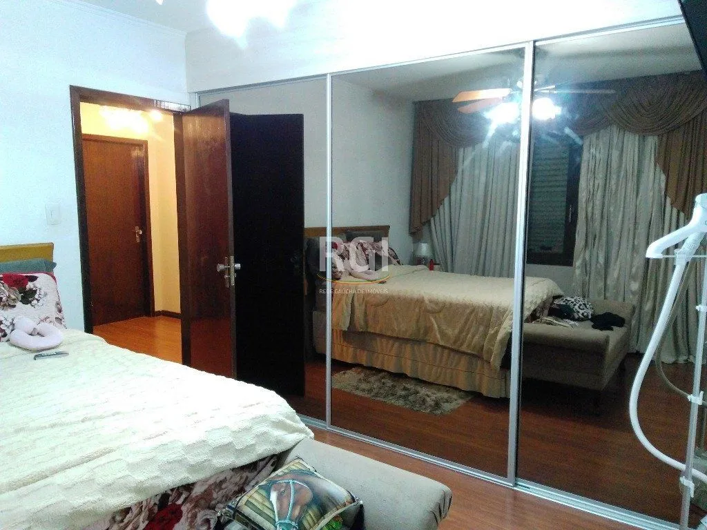 Imagem Cobertura para Venda - 323.99m², 3 dormitórios, sendo 1 suites, Partenon
