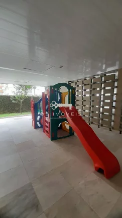 Imagem Apartamento à venda na Praia da Enseada com 4 dormitórios e 2 suítes