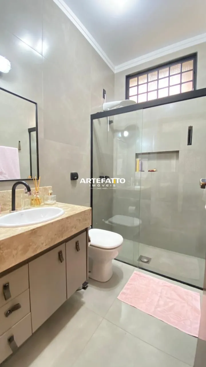 Imagem Casa com 3 dormitórios no bairro Vila Imperador