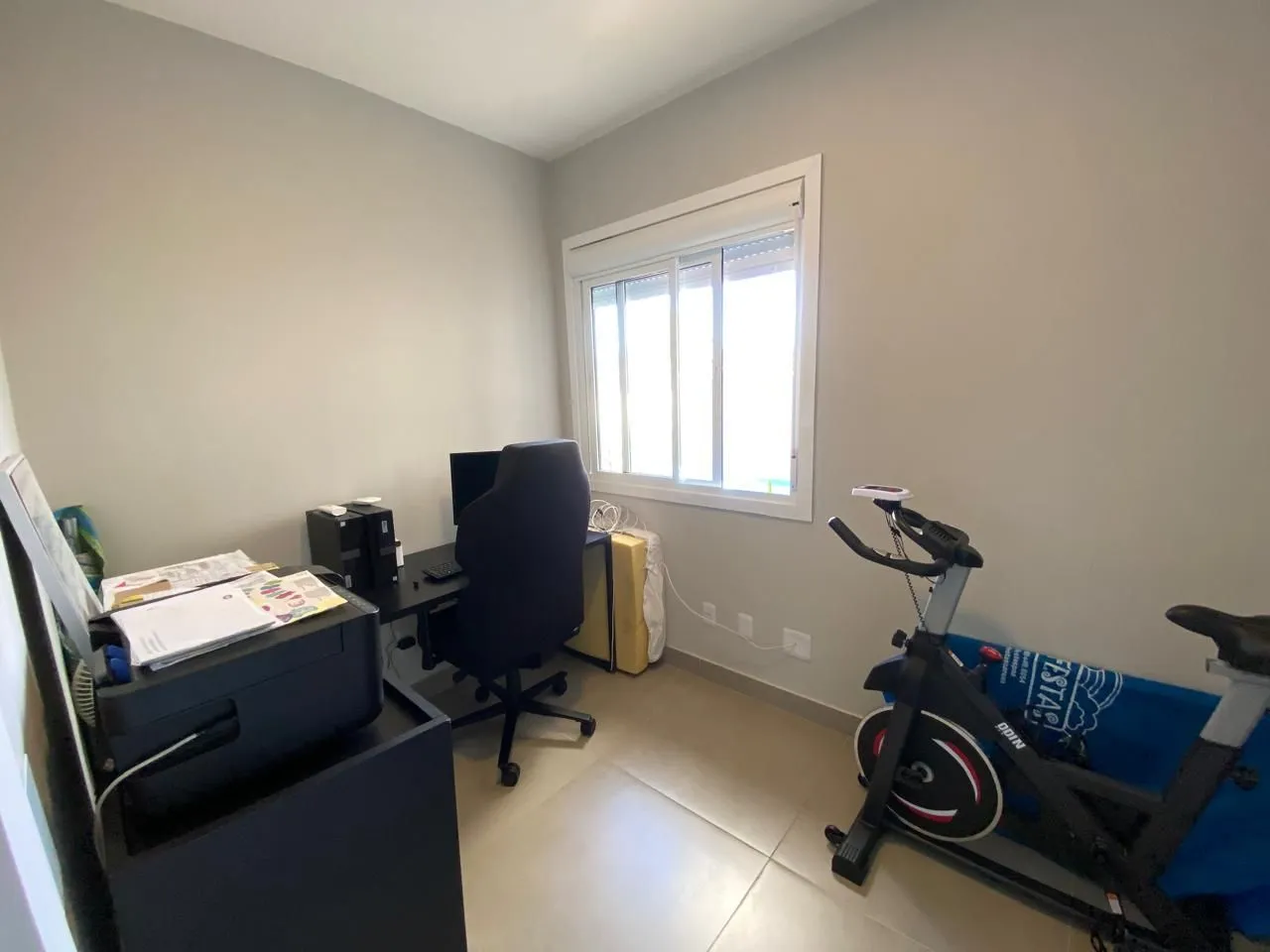 Imagem Casa com 03 quartos (01 suíte) e 01 vaga no Bairro Hípica em Porto Alegre