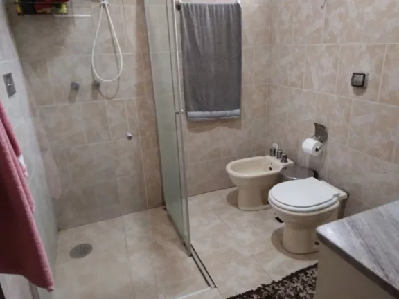Imagem Venda, ótima casa com 4 dormitórios sendo 1 suíte, jd. Estoril