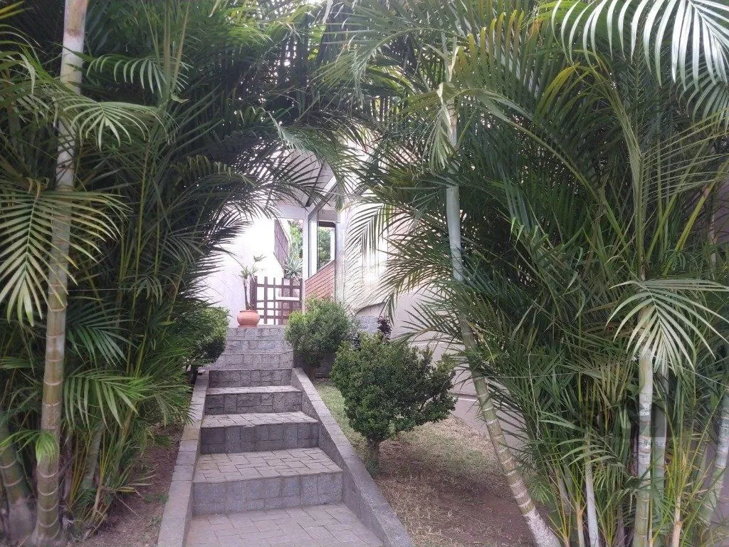 Imagem Casa com 3 dormitórios no bairro Ipanema