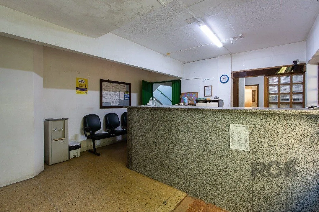 Imagem Prédio com 1063m², distribuídos em quatro pavimentos