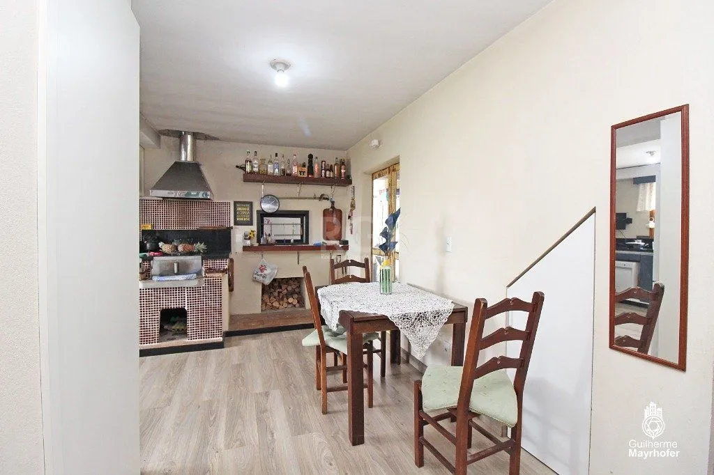 Imagem Casa para Venda - 220m², 2 dormitórios, sendo 2 suites, 3 vagas - Teresópolis