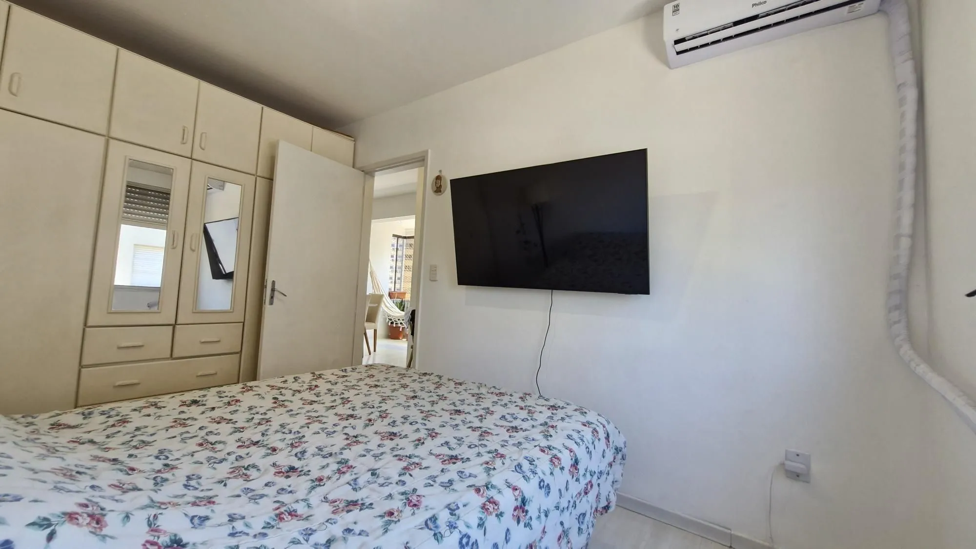 Imagem Excelente Apartamento de dois Dormitórios perto do Bourbon Aparício Borges.