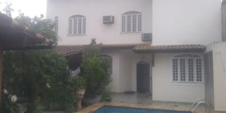 Imagem Casa com 4 Quartos à Venda, 261 m² em Taquara - Rio de Janeiro
