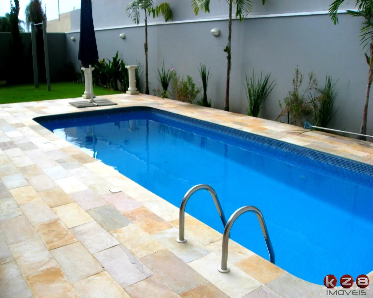 Imagem Magnífica casa em condomínio à venda em Valinhos-SP, no Condomínio Residencial Querencia: 4 quartos, 4 suítes, 3 salas, 8 banheiros, 4 vagas de garagem, 395m².