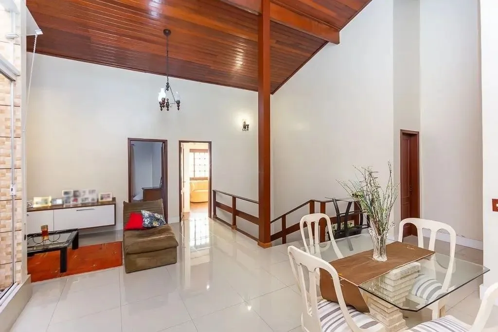 Imagem Casa espaçosa com 6 dormitórios e vista incrível no Cristo Redentor