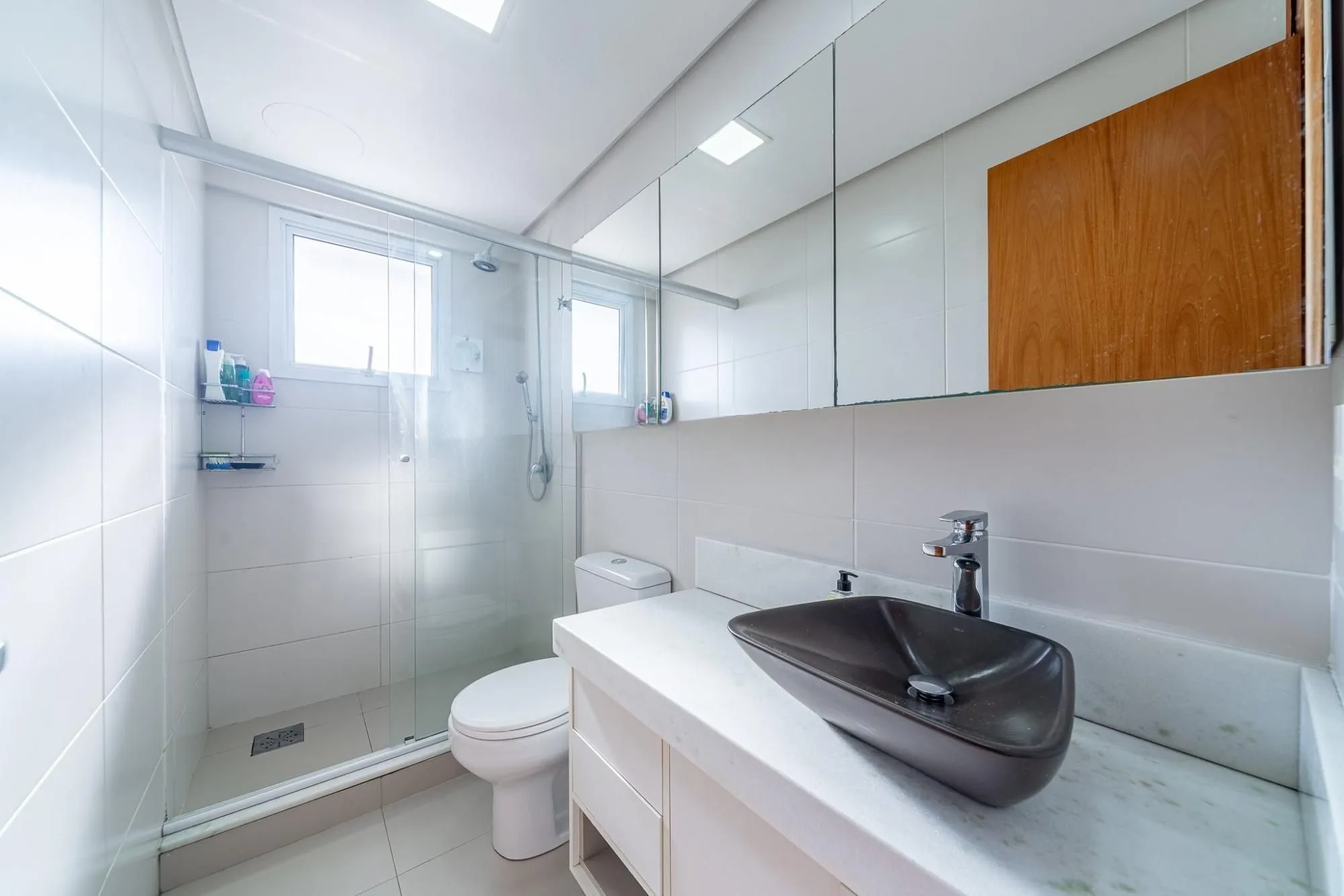 Imagem Apartamento 2 Dormitórios com Suíte e 2 Vagas no Petrópolis - 75m²