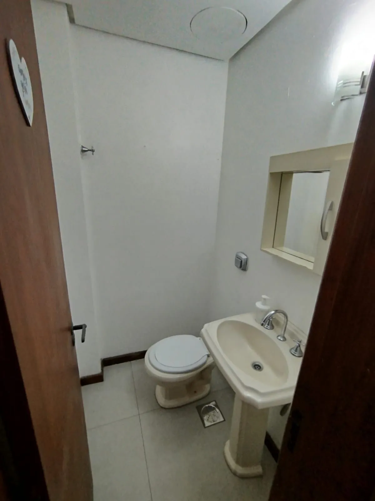 Imagem Casa com 03 quartos e 01 vaga no Bairro Cristal