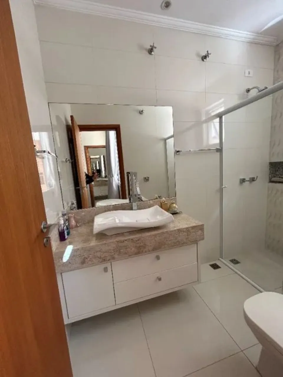 Imagem Linda casa em condomínio à venda em Sorocaba-SP, bairro Loteamento Dinorá Rosa! 2 quartos, 1 suíte, 2 salas, 2 banheiros, 2 vagas de garagem, 86m² de área. Aproveite!