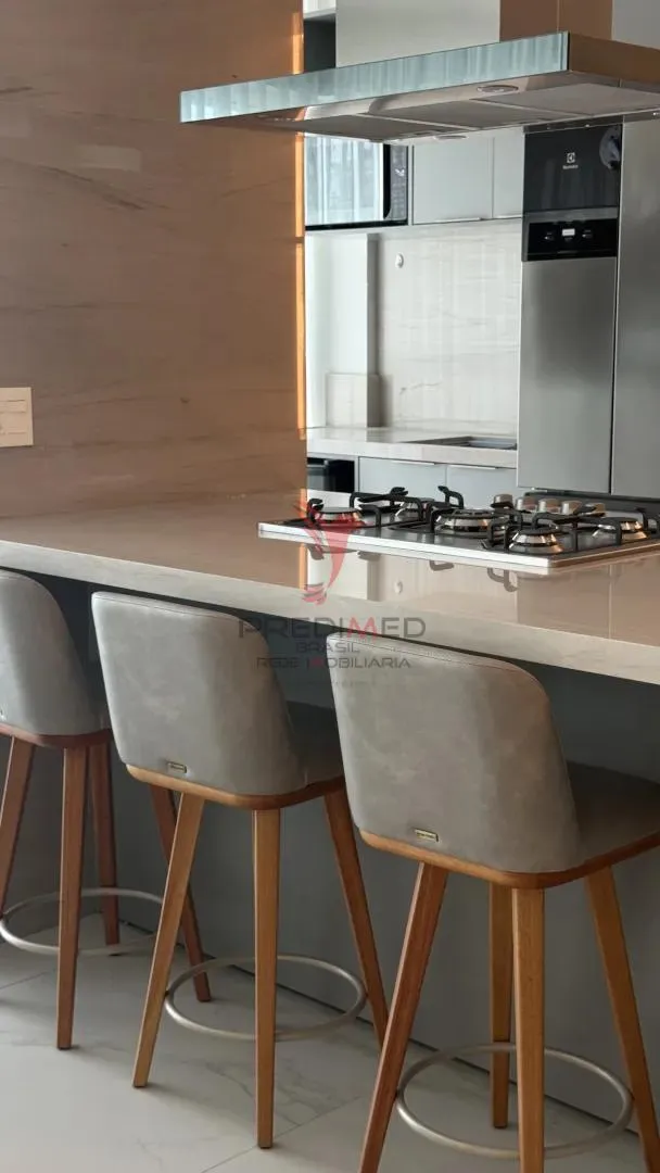 Imagem Apartamento de Luxo com 3 Suítes e Ambientes Planejados. Em Itapema. Meia Praia