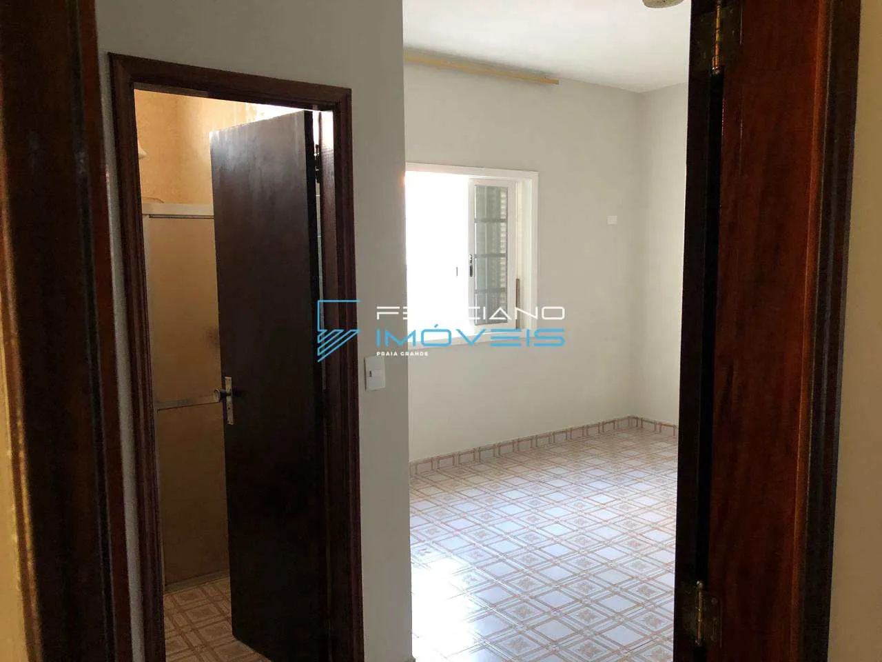 Imagem Casa com 5 quartos, Flórida, Praia Grande - R$ 951 mil, Cod: 5604