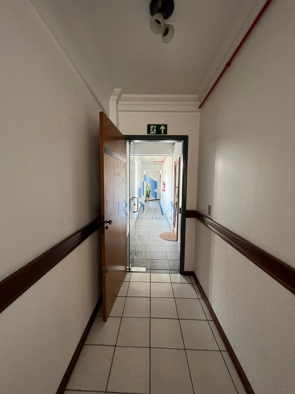 Imagem Sala Comercial 1 dormitórios à venda Nossa Senhora de Fátima Santa Maria/RS
