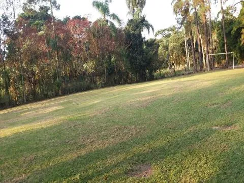 Imagem VENDA DE ÁREA INDUSTRIAL EM ARUJÁ/SP, OPORTUNIDADE com ótima localização, 03 entradas, ZUP 1, acesso para luz e telefonia. CONSULTE-NOS.